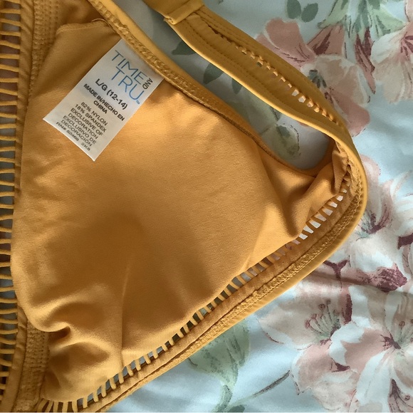 Time And Tru bikini top gold crocheted look built in bra removable pads …500 - Picture 9 of 13